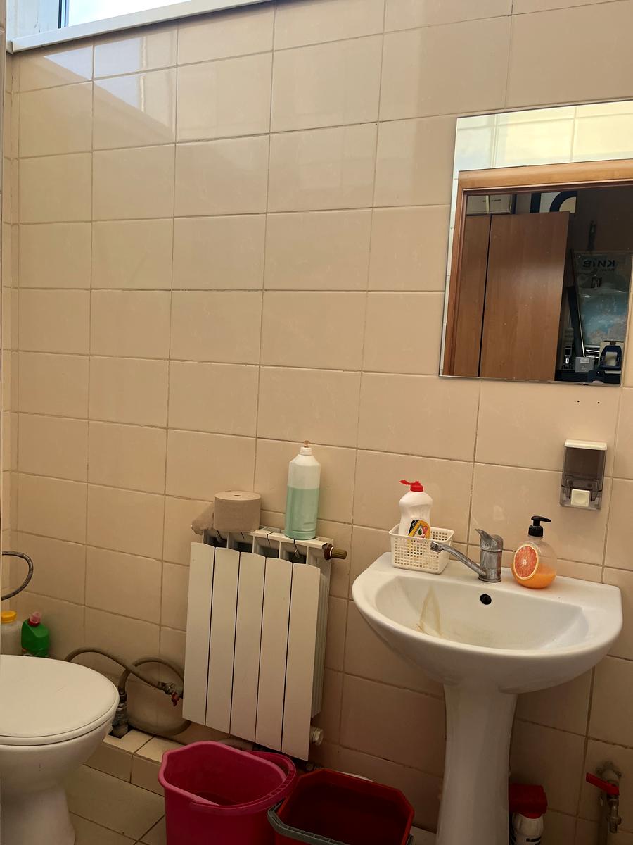 1866507357495829