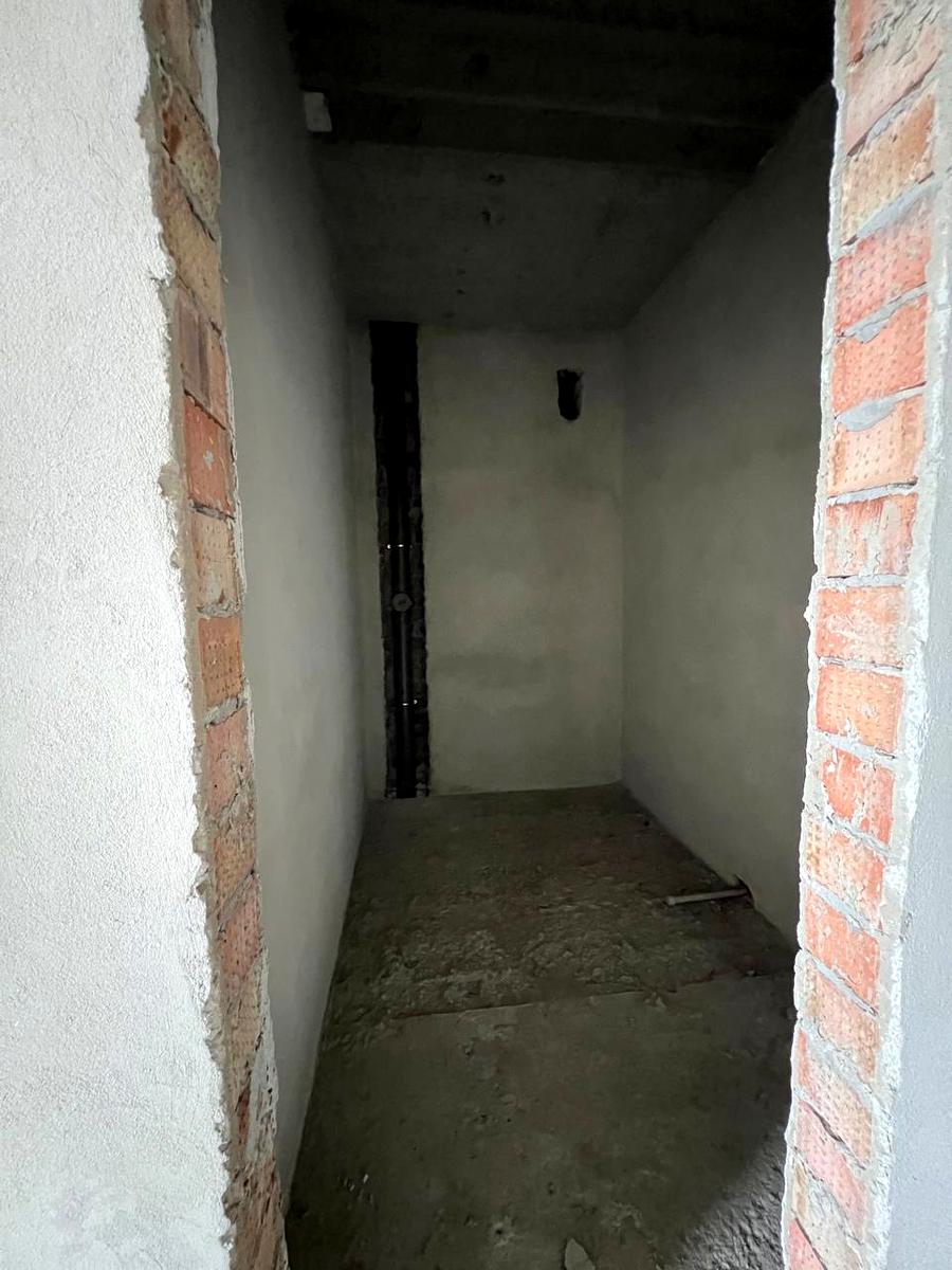 1866517874719379