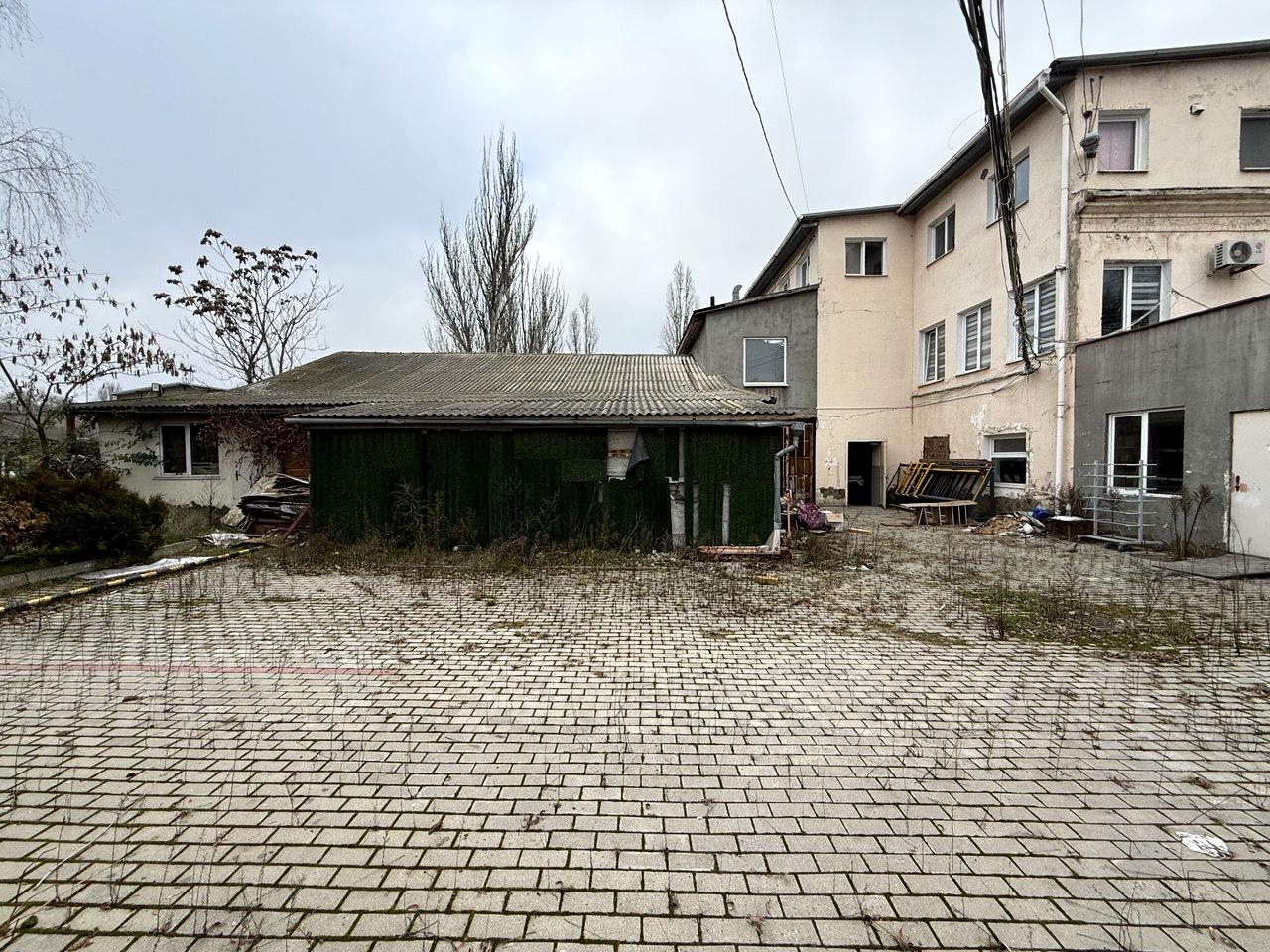 1866518568394551