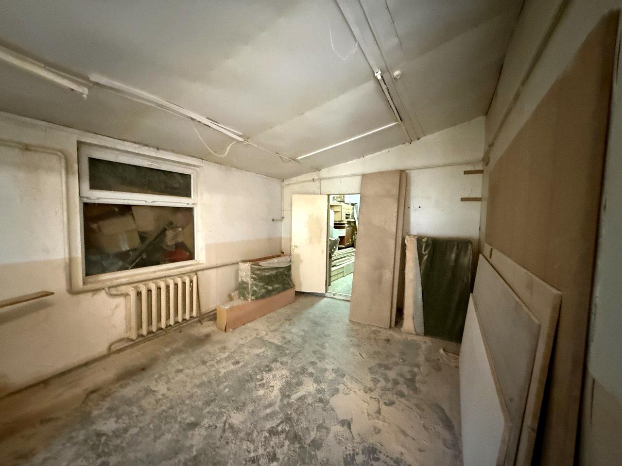 1866518569347301