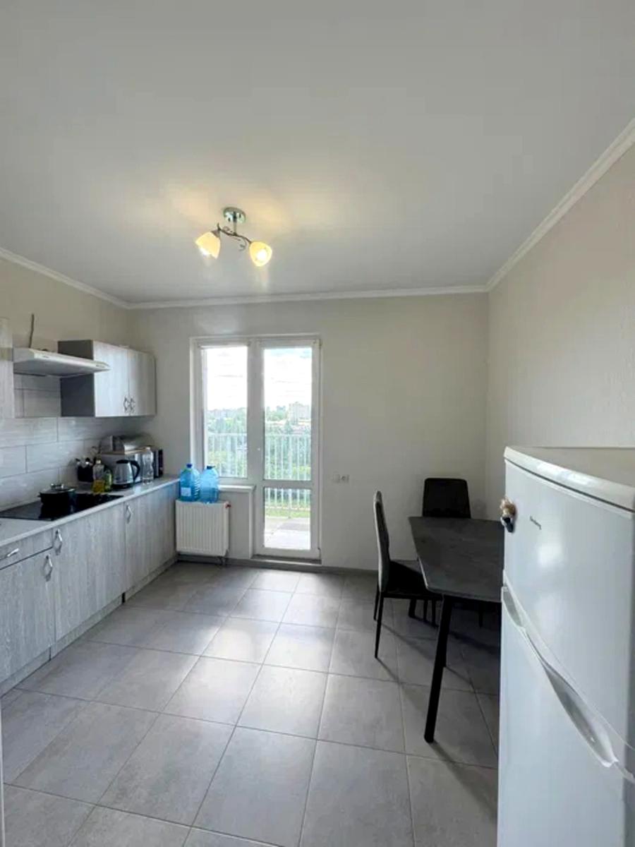 1866523446867757