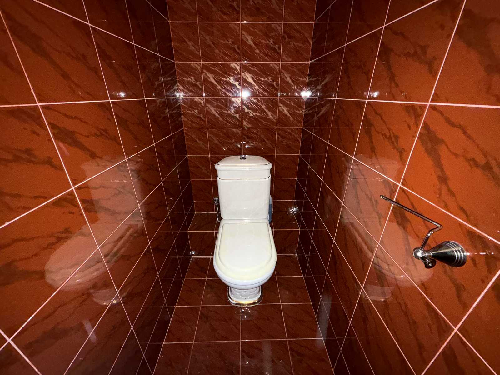 1866530743736906