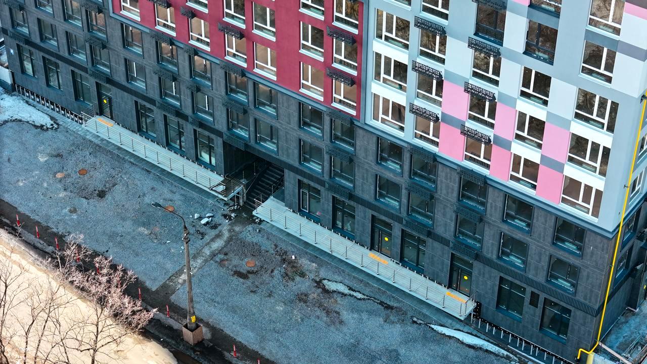 1866536118371642