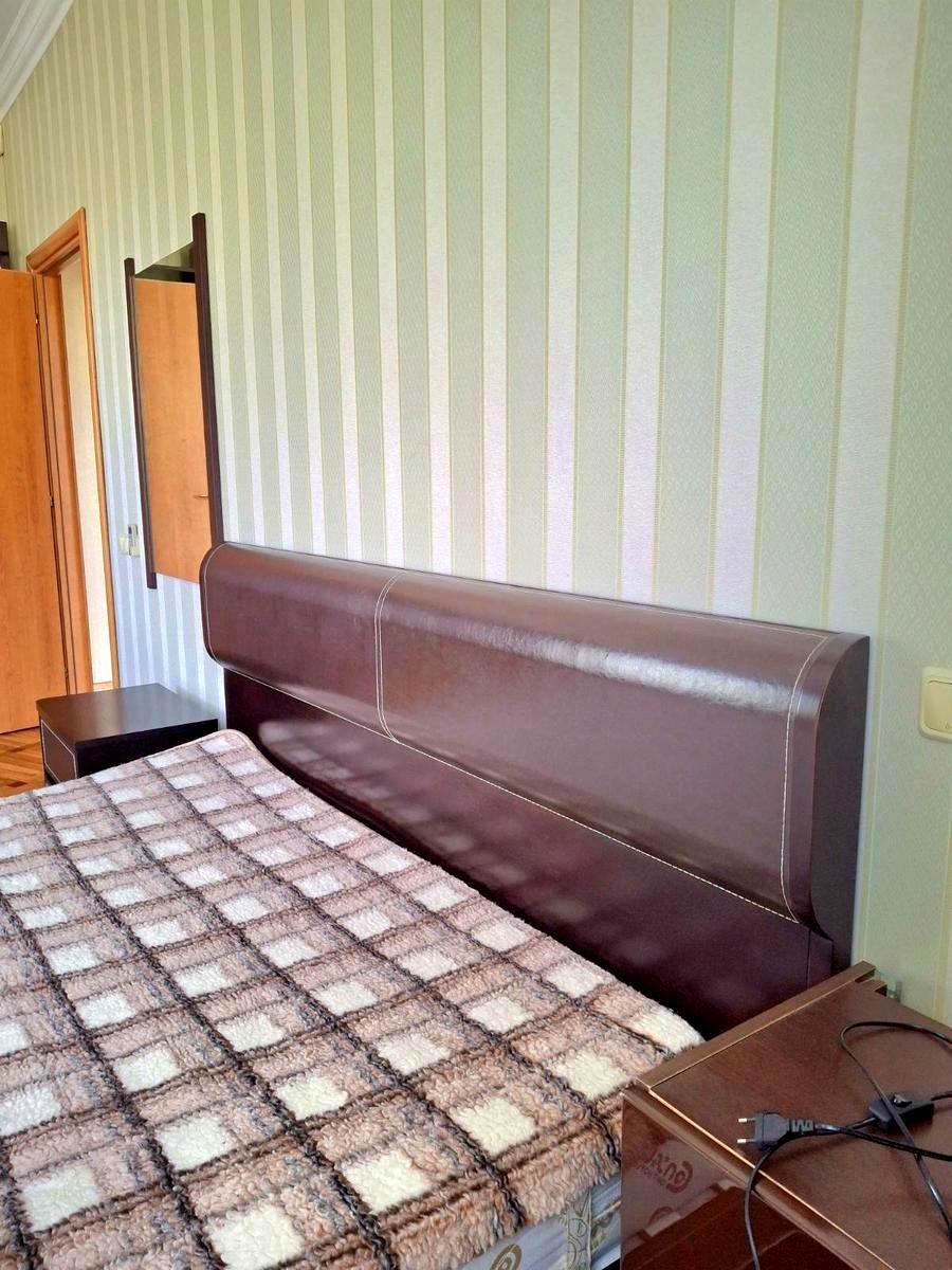 1866538136189952