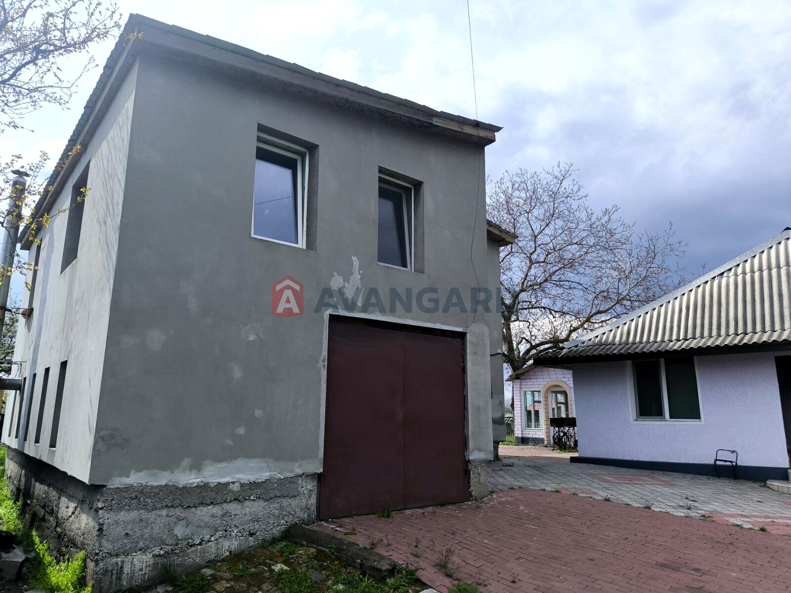 1866538445588743