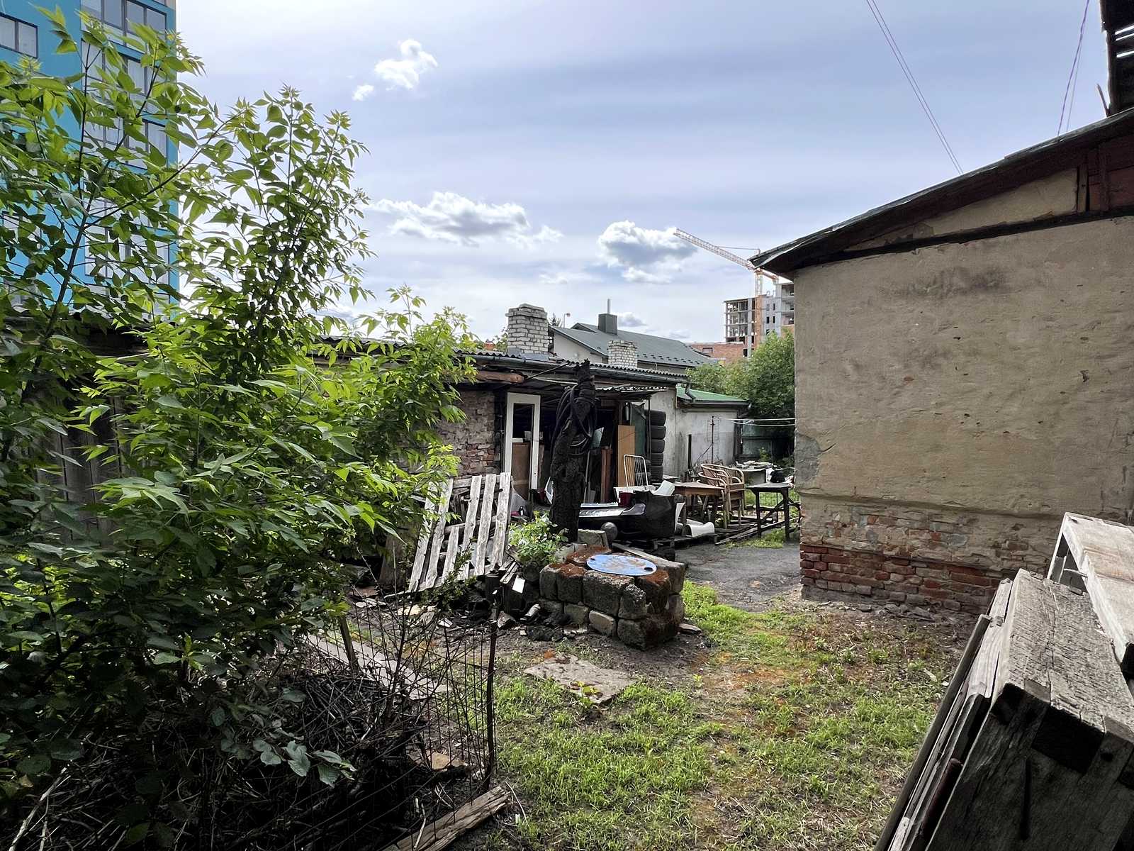 1866542301350664
