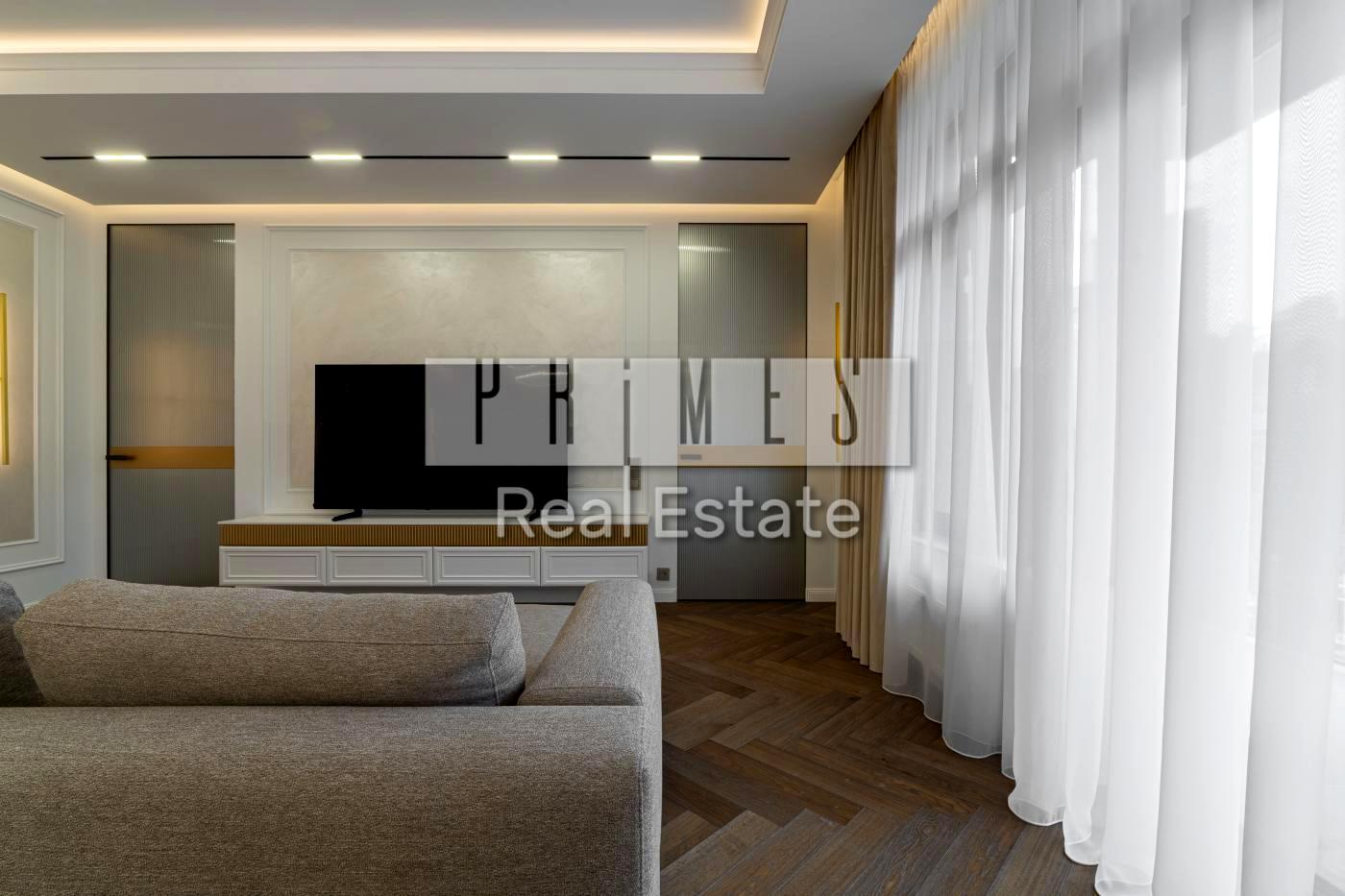 1866545591785807