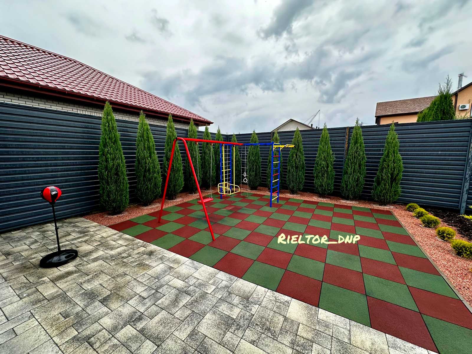 1866549636671293