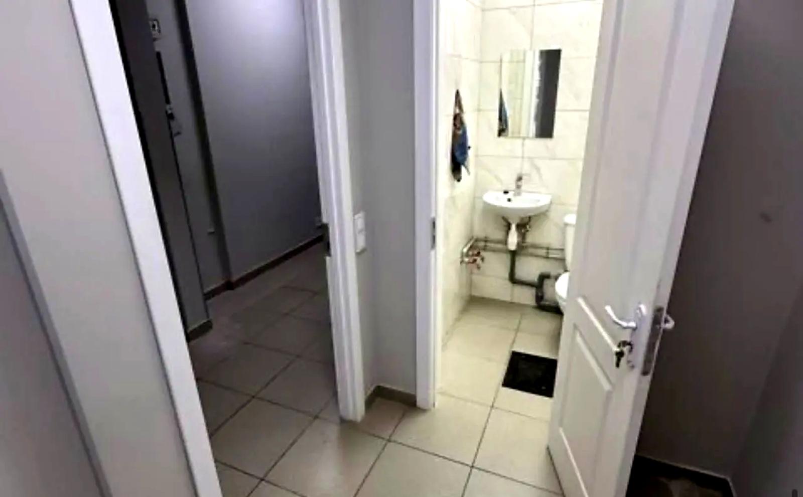 1866553420358364