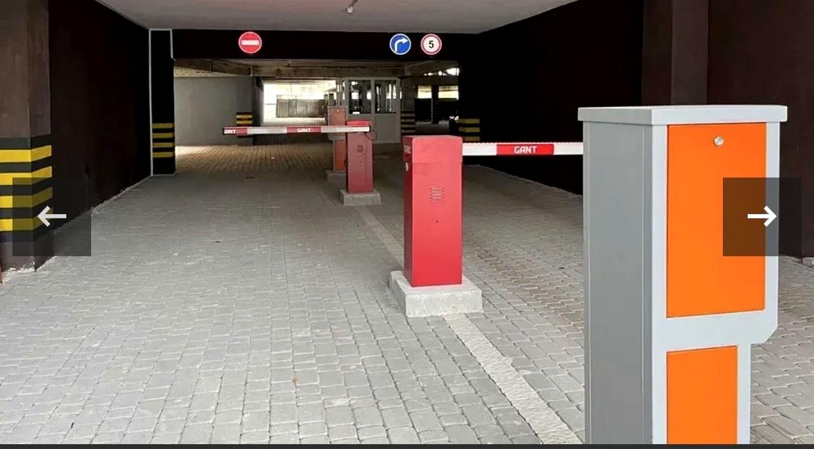 1866593562152419