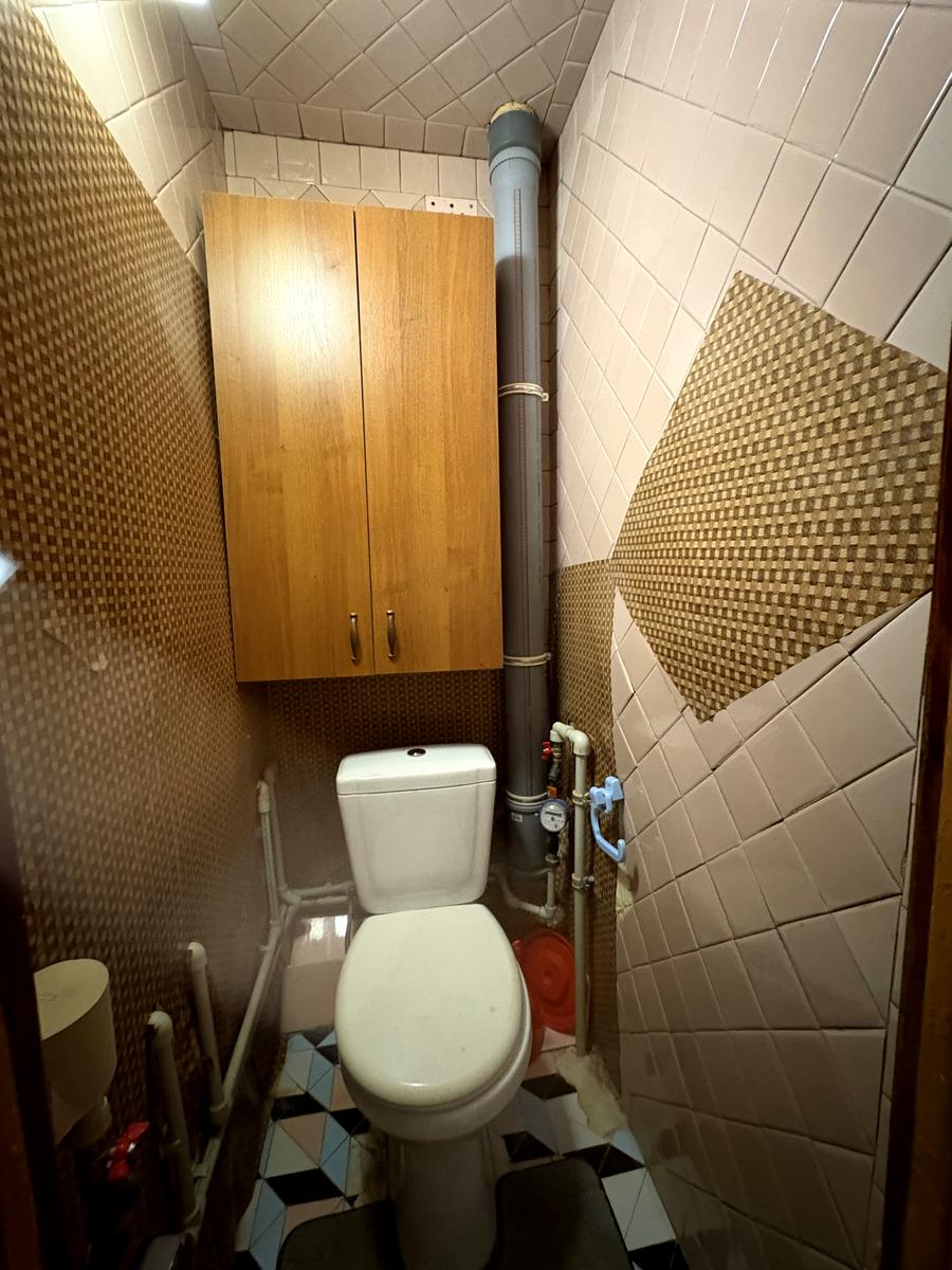 1866597771718765