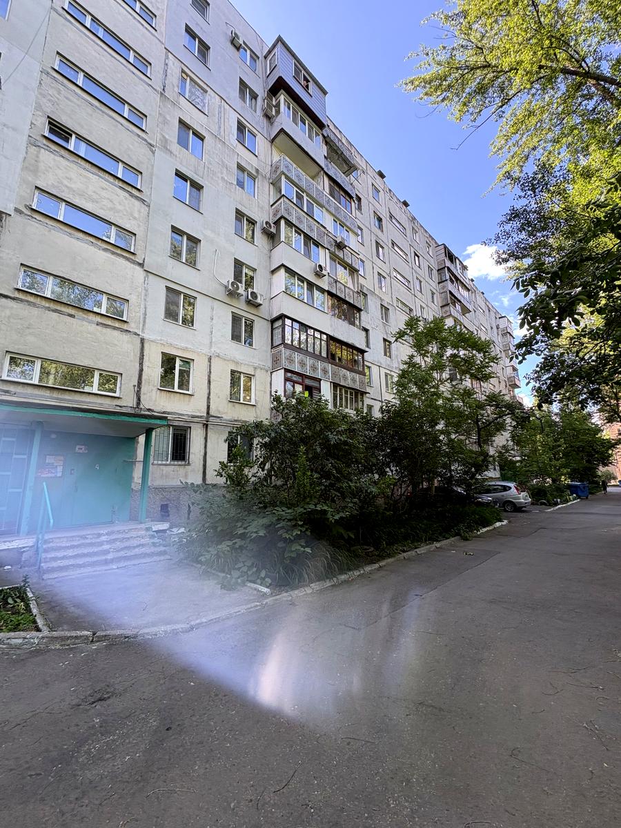 1866597813047835