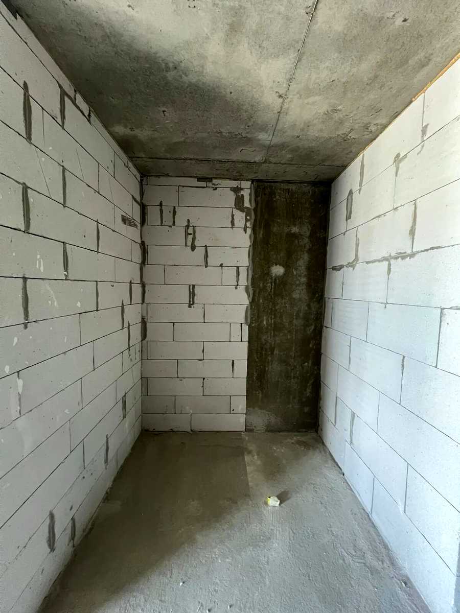 1866605543076529