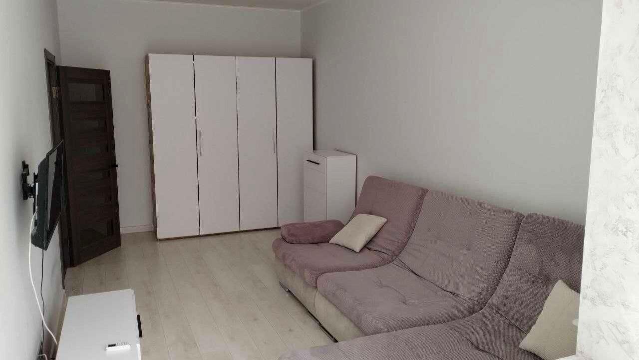 1866607440925727