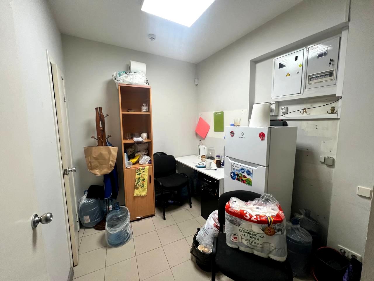 1866637772861256