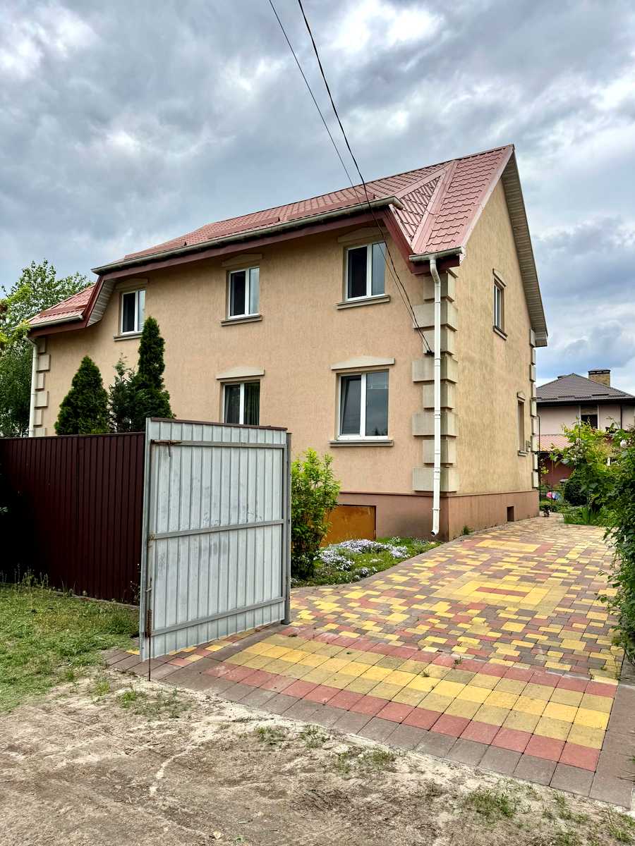 1866638976723926