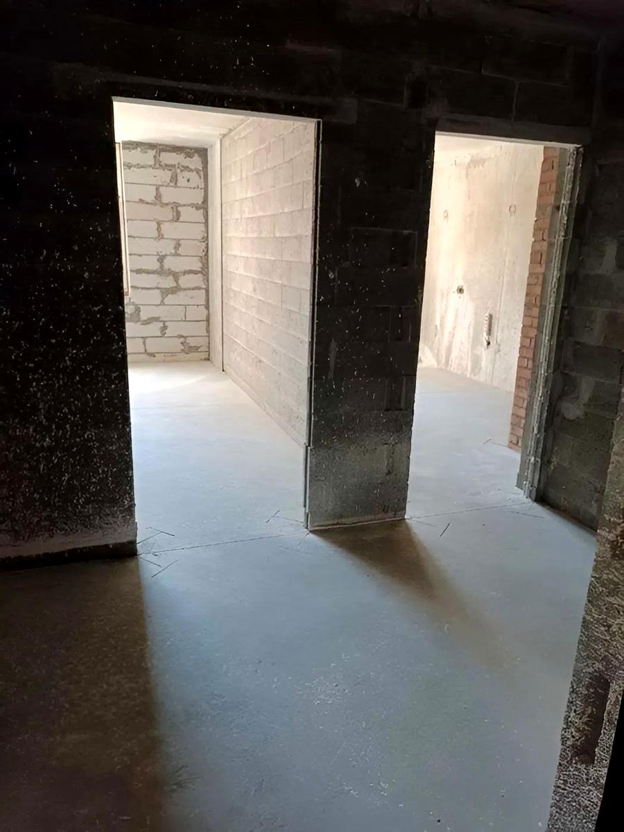 1866654865852587