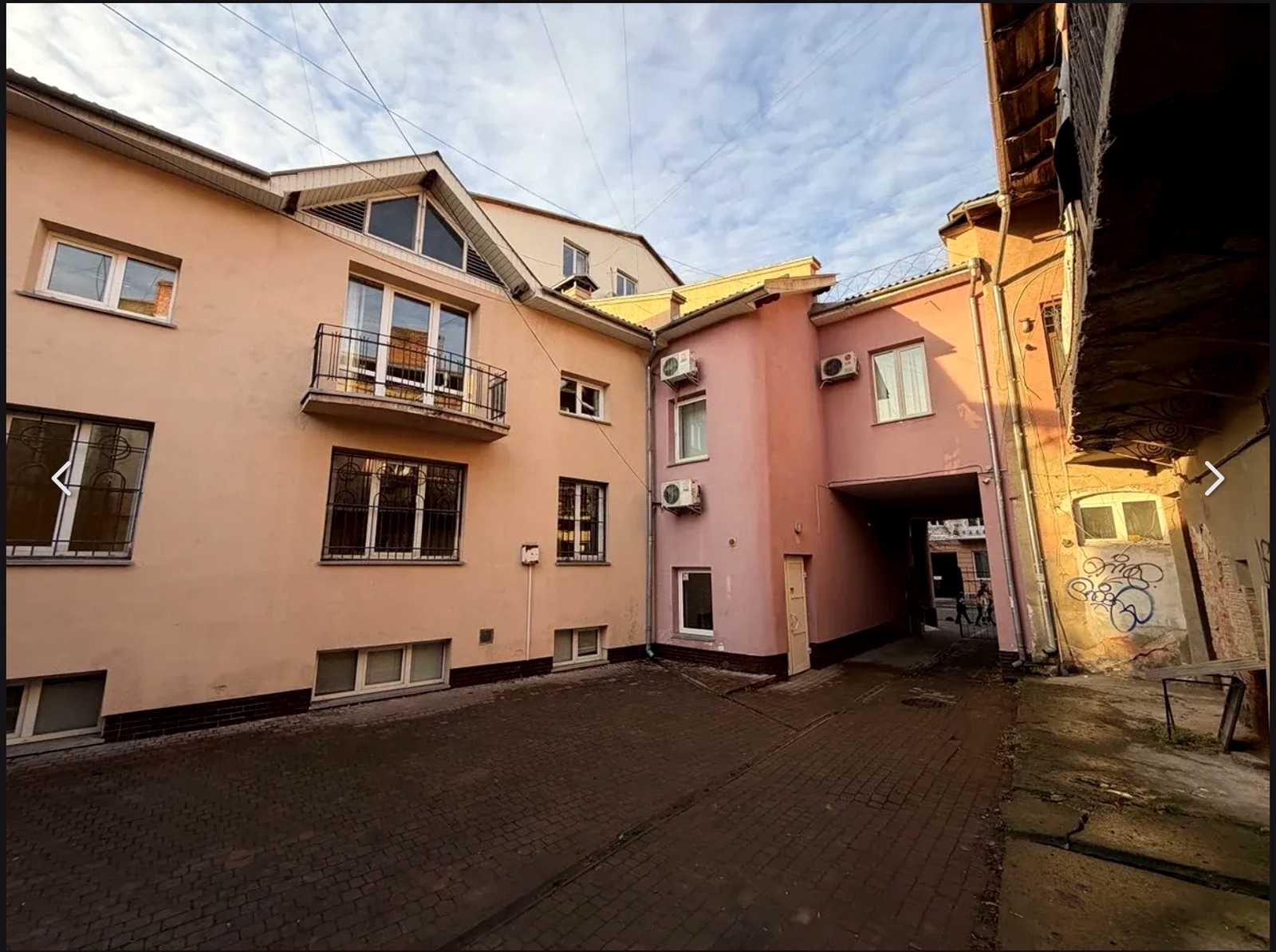 1866697793788635