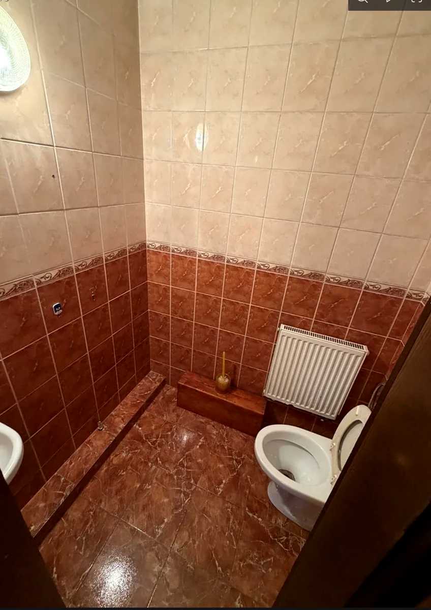 1866697794995336