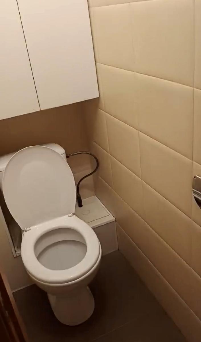 1866702372251046