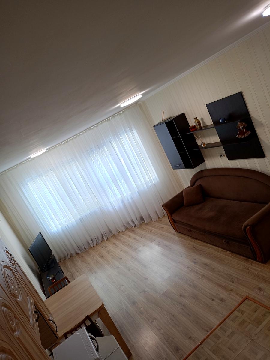 1866706306295518