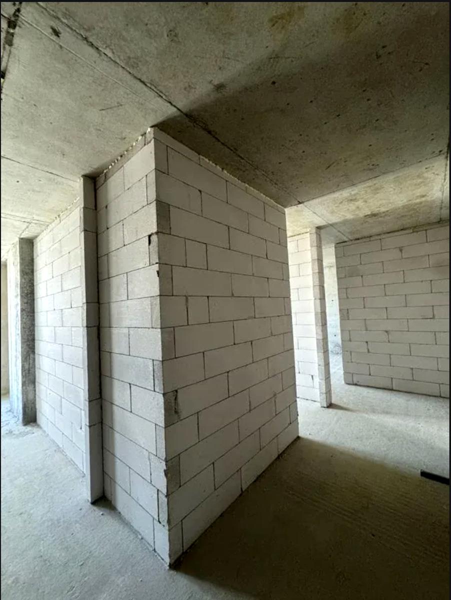 1866713614872158