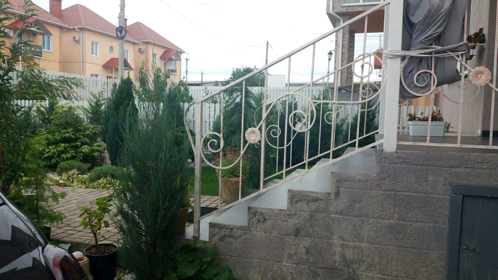 1866725856596562