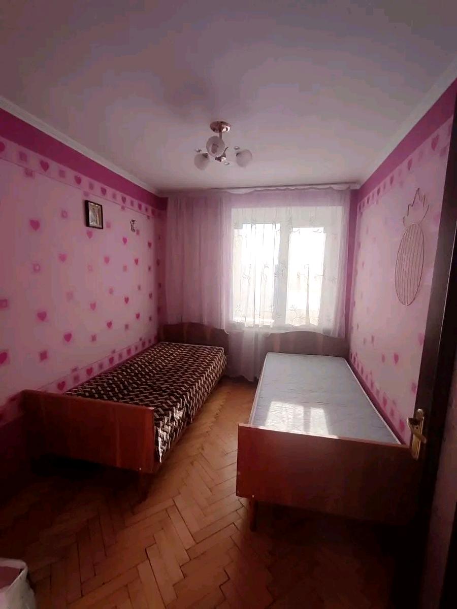 1866730524173407