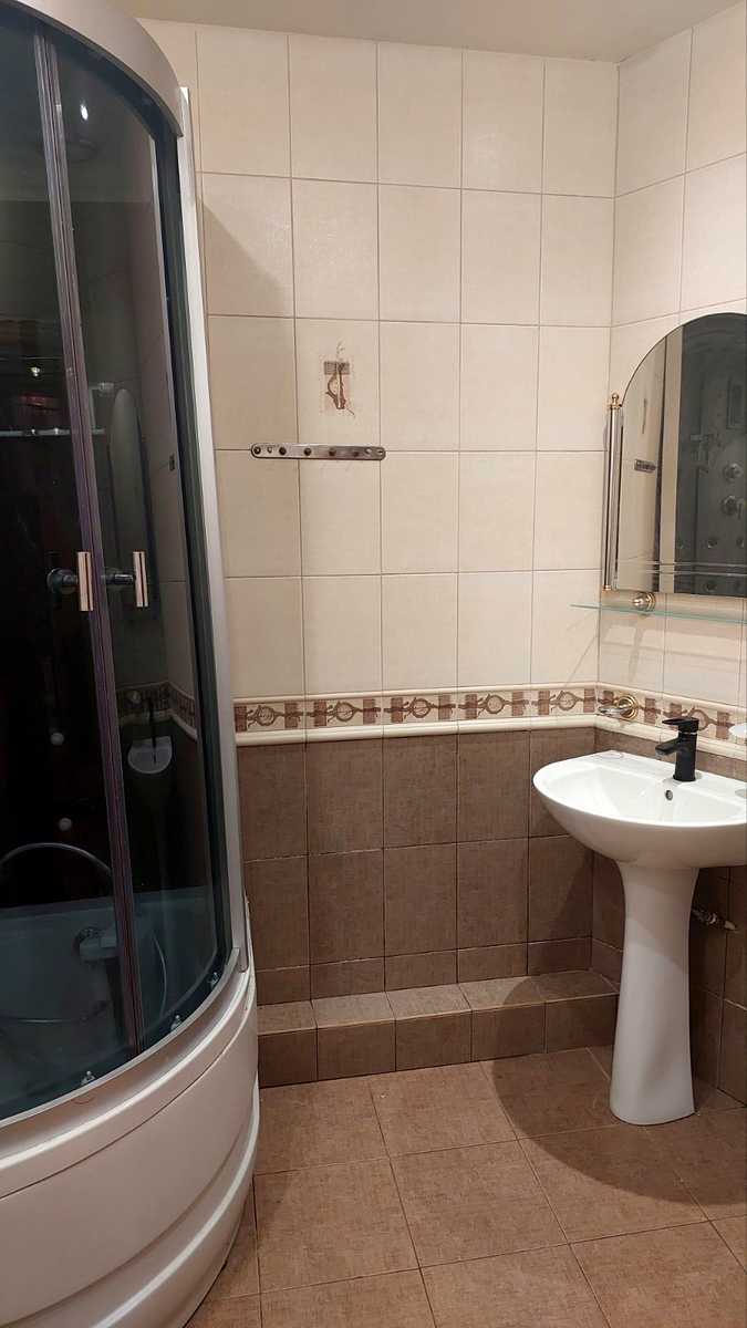 1866774653677298