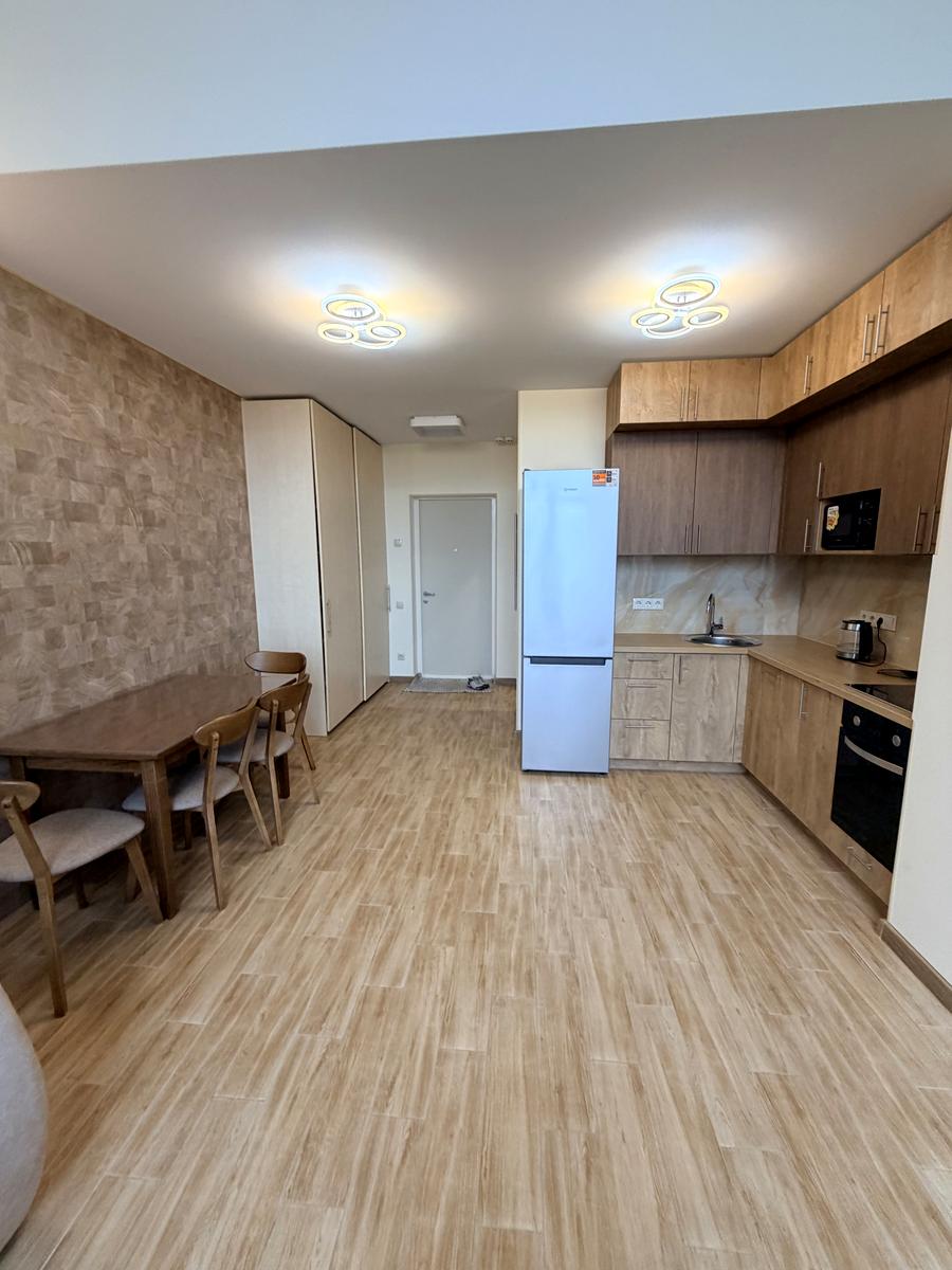1866774819946783