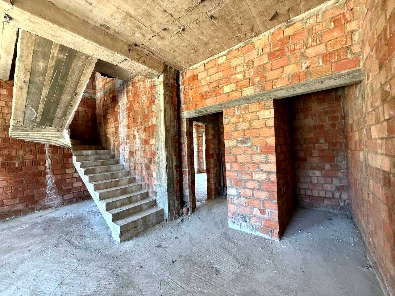 1866782742990793
