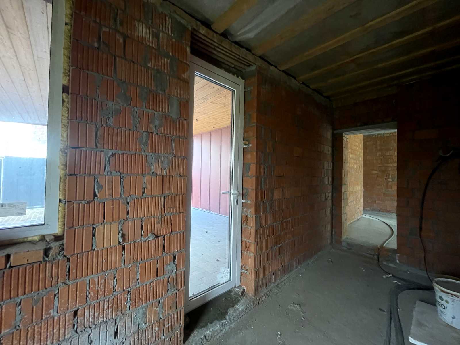 1866783927498374