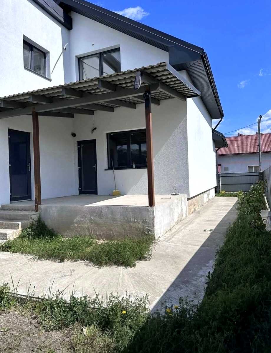 1866784822728369