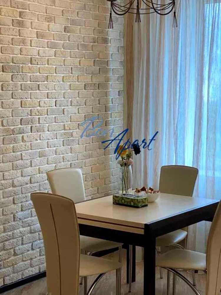 1866788169927625