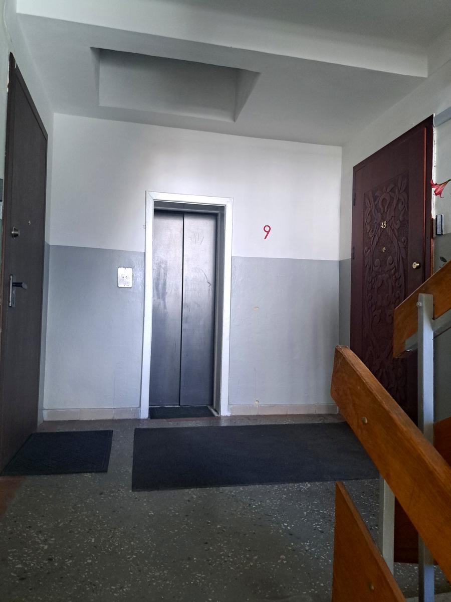 1866794648608851
