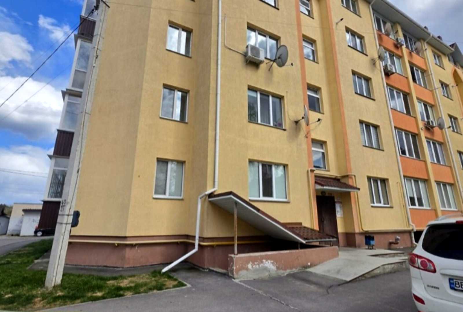 1866795452822900