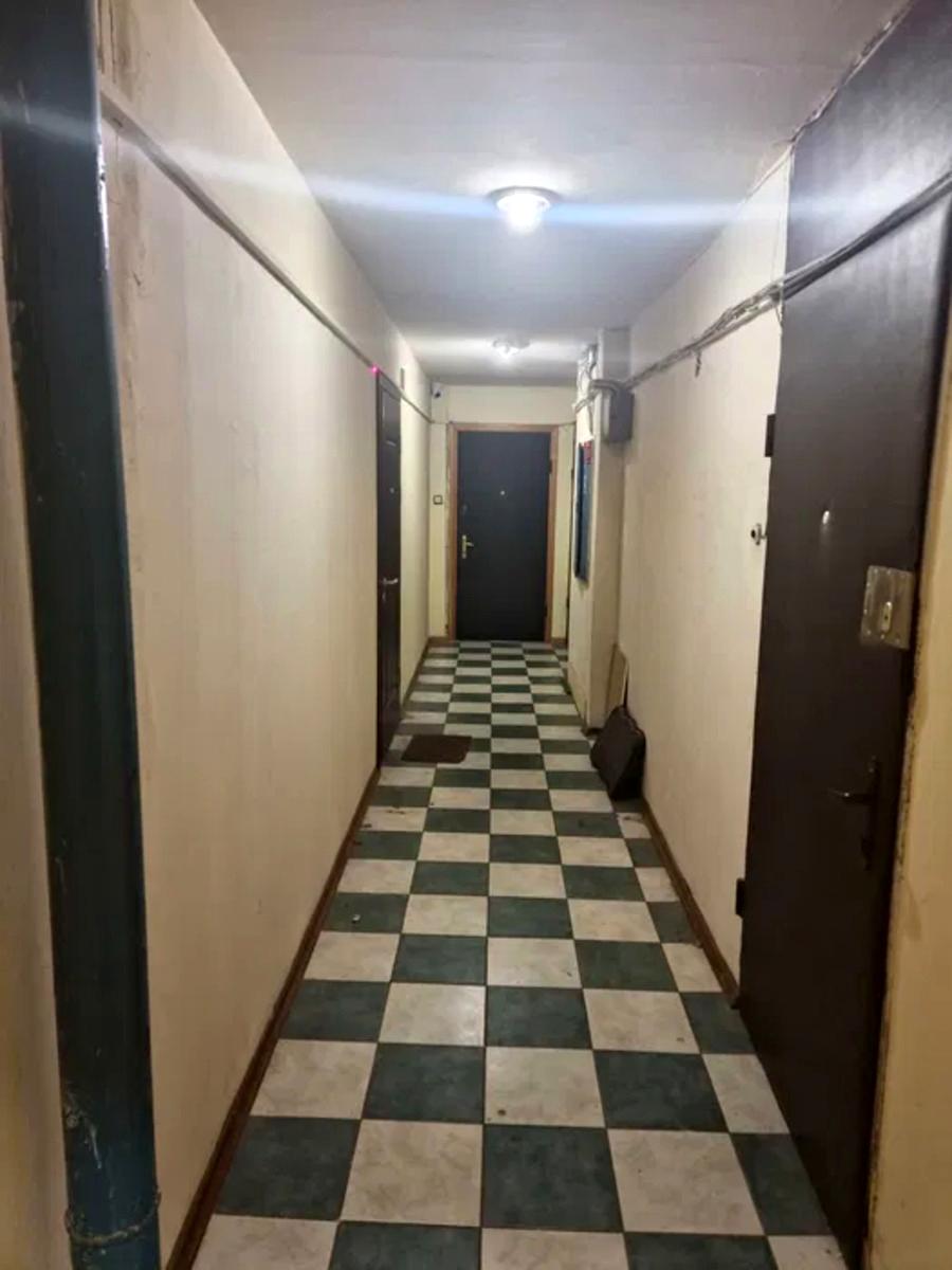 1866801537632157