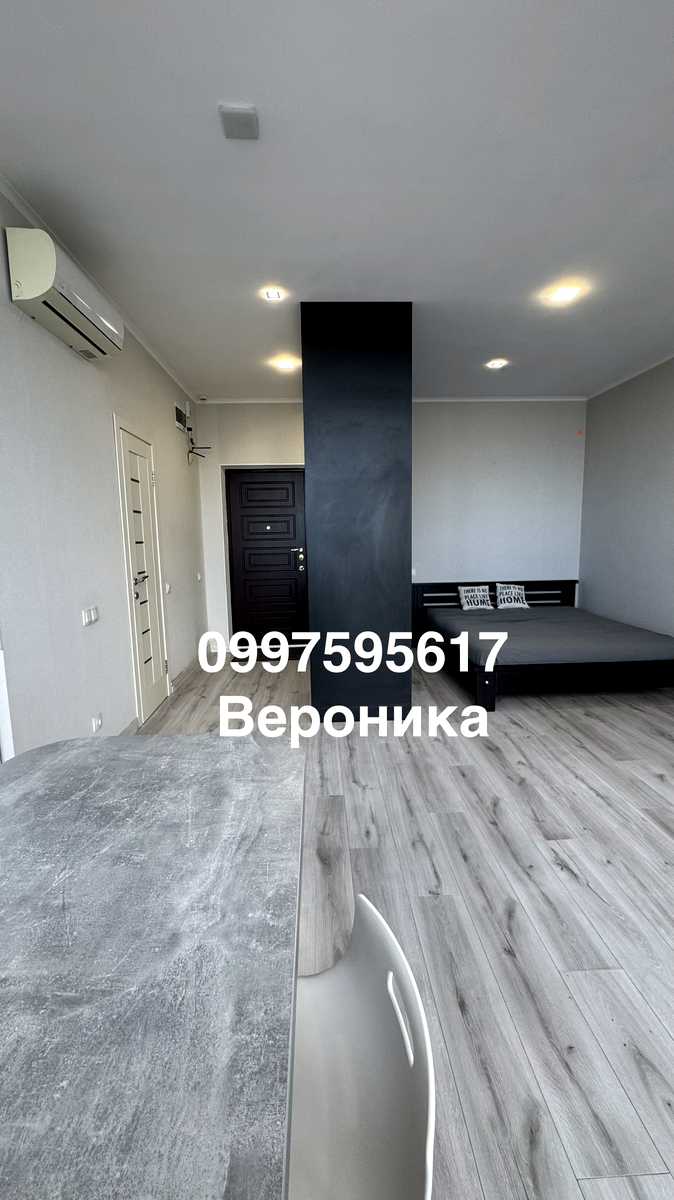 1866804078992564