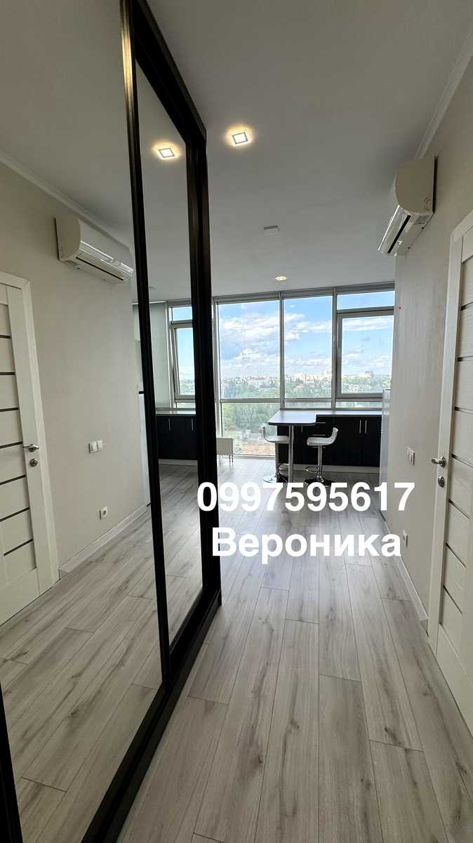 1866804079351855