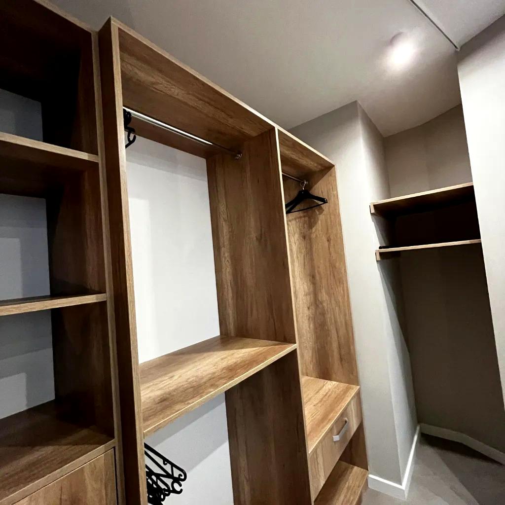 1866808357605969