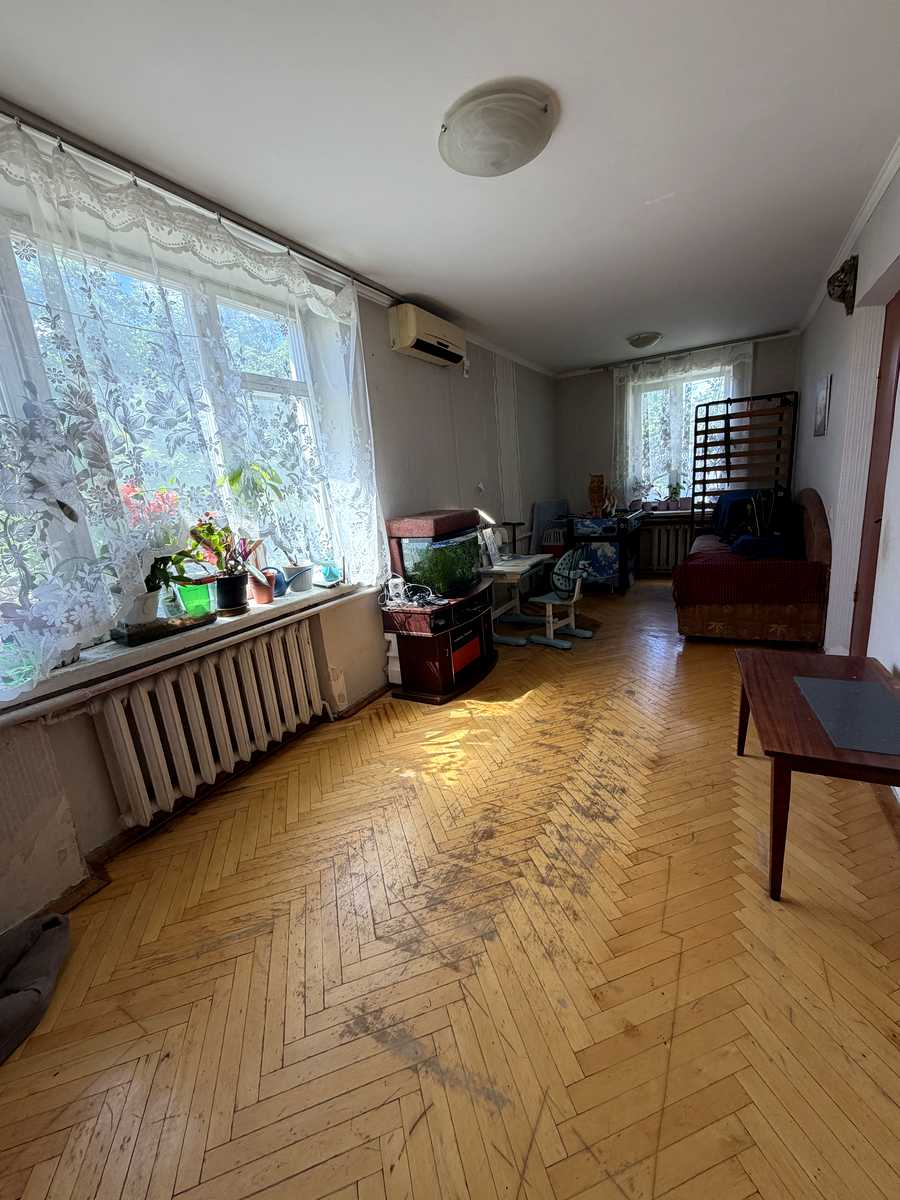 1866808467336744