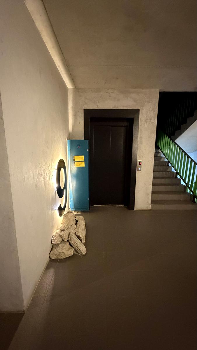 1866808768624273