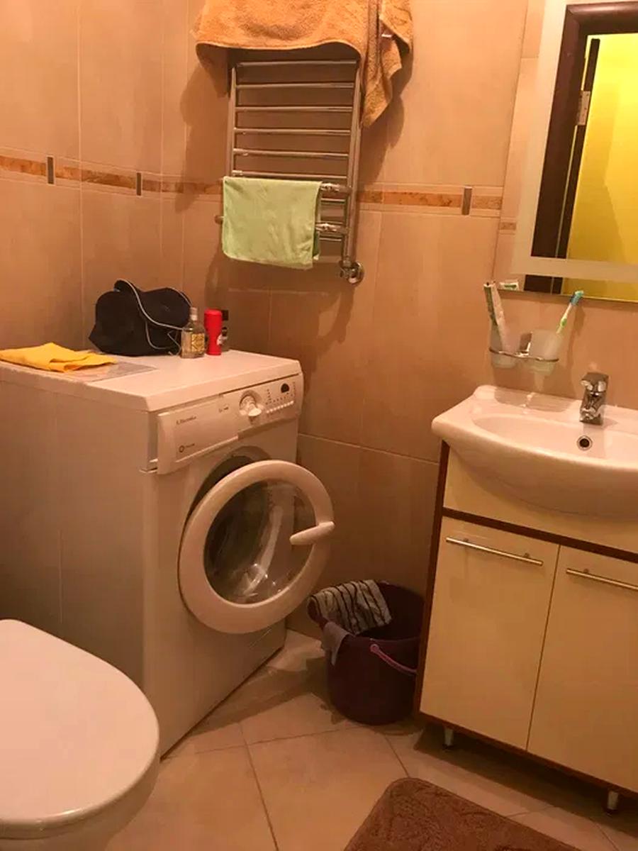 1866809852791488