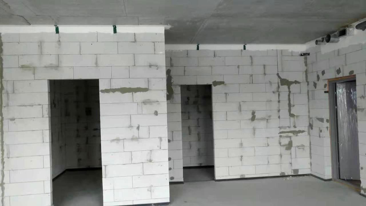 1866813265803336