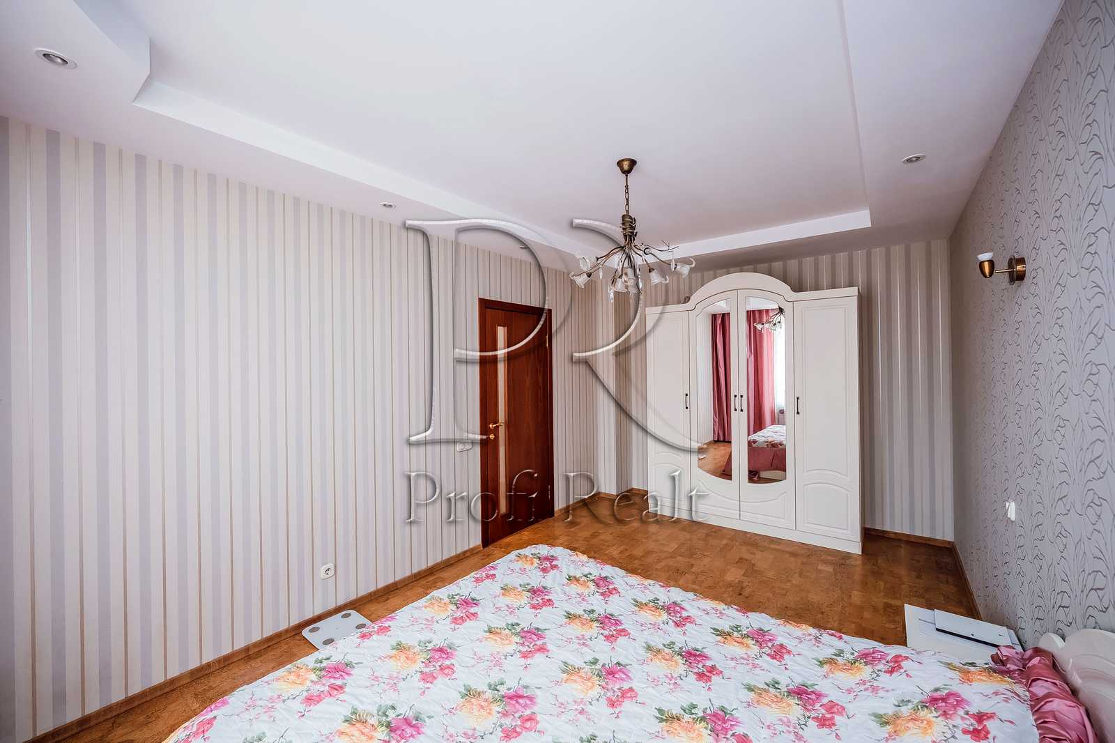 1866816754422180