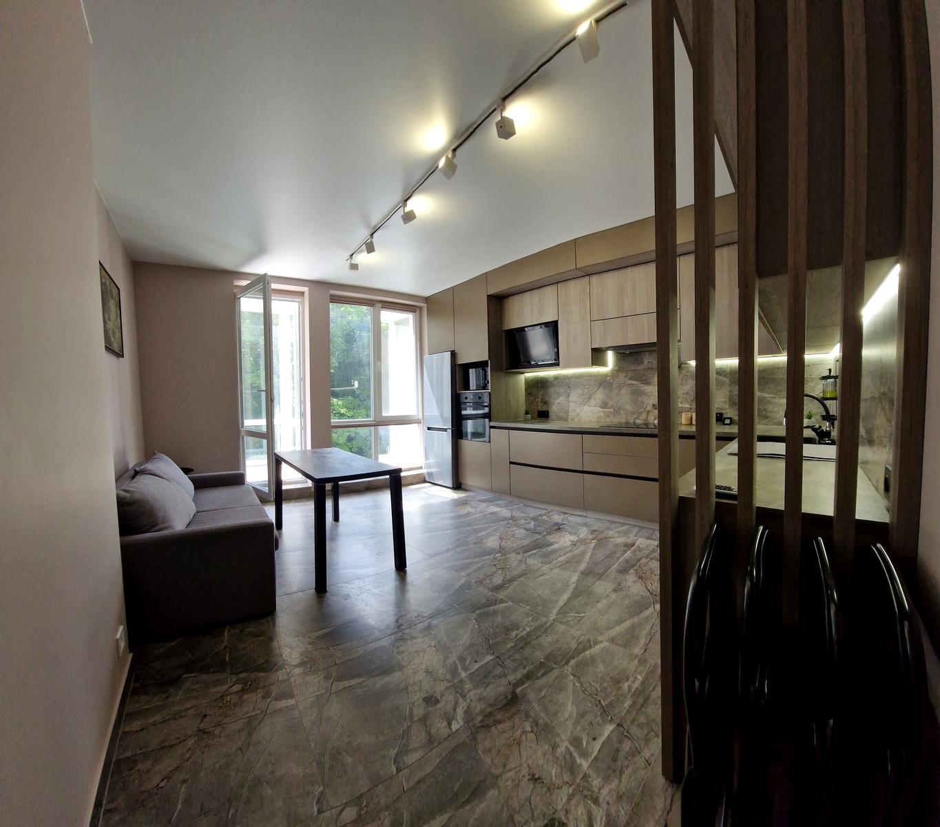 1866828627354290