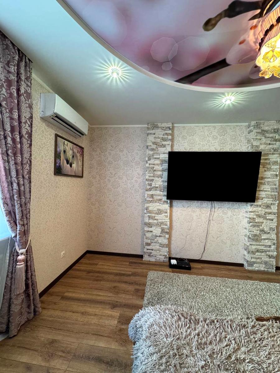 1866867561708813