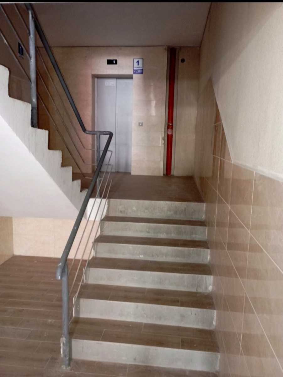 1866876472463750