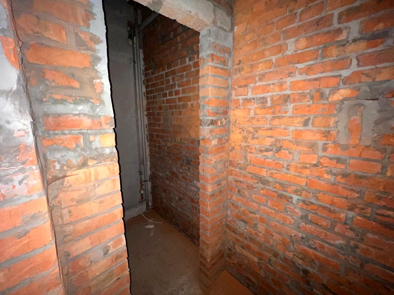 1866878358747509