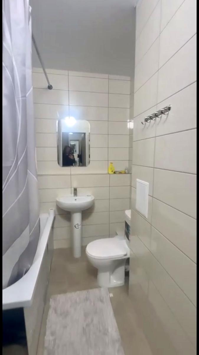 1866878627424951